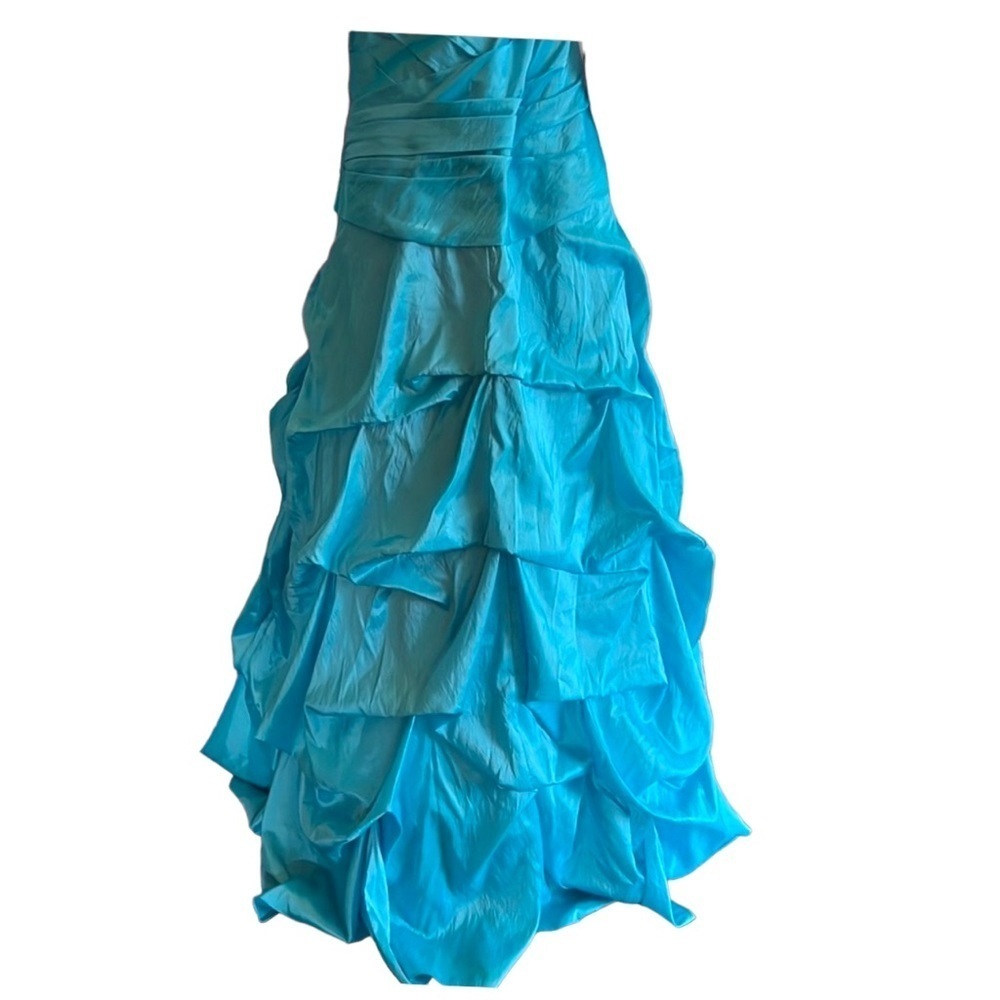 Cinderella divine gown. - Picture 4 of 9